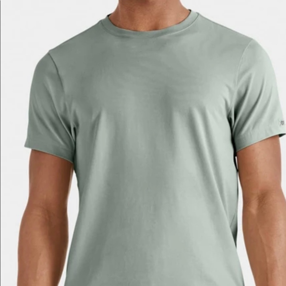 Rhone Eco Element T Shirt - M - NWOT - Shadow